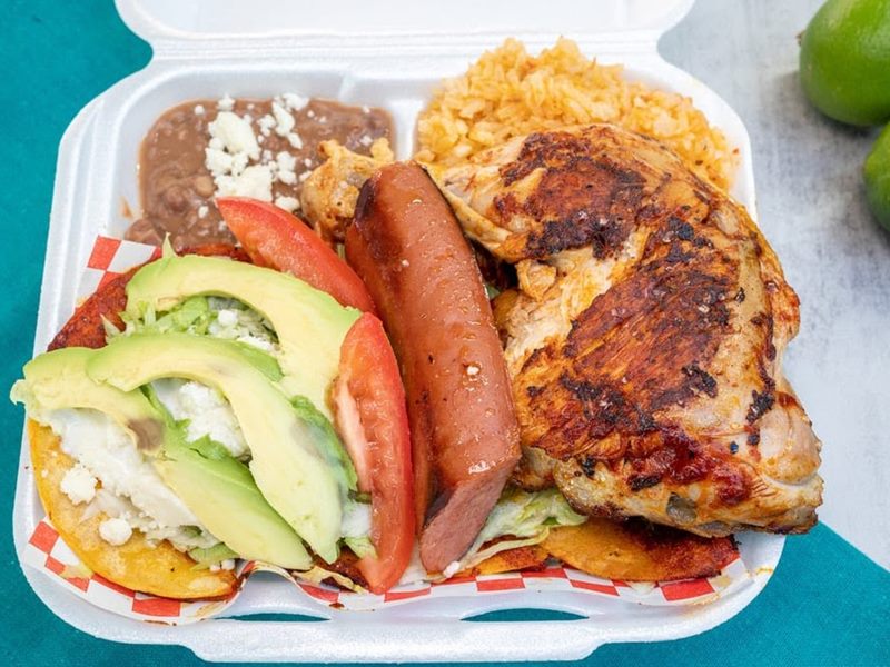 Taqueria Yolanda (Food Truck) food